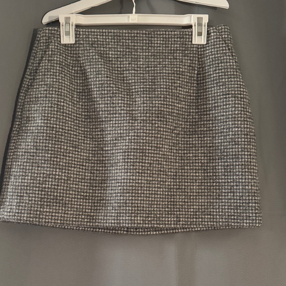 Uniqlo Black and White Checkered Mini Skirt